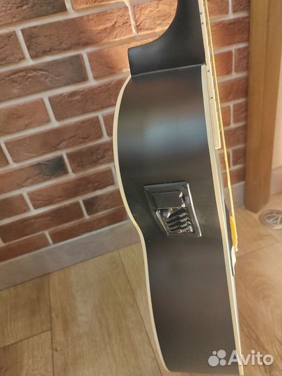 Гитара электроакустическая