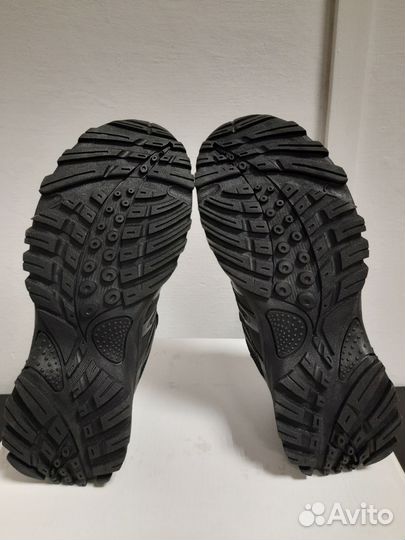 Треккинговые кроссовки