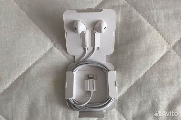Наушники Apple Lighting