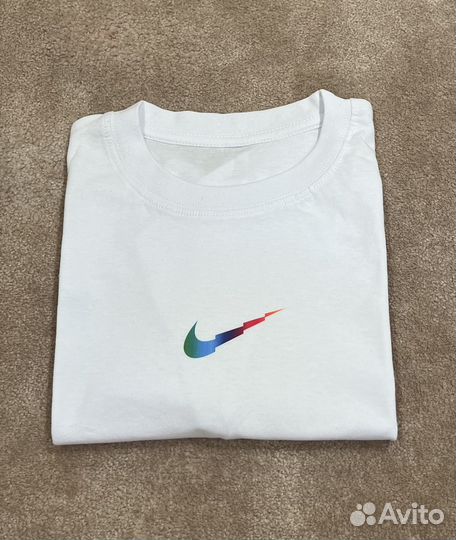 Футболка с уникальными принтом nike,в retro style