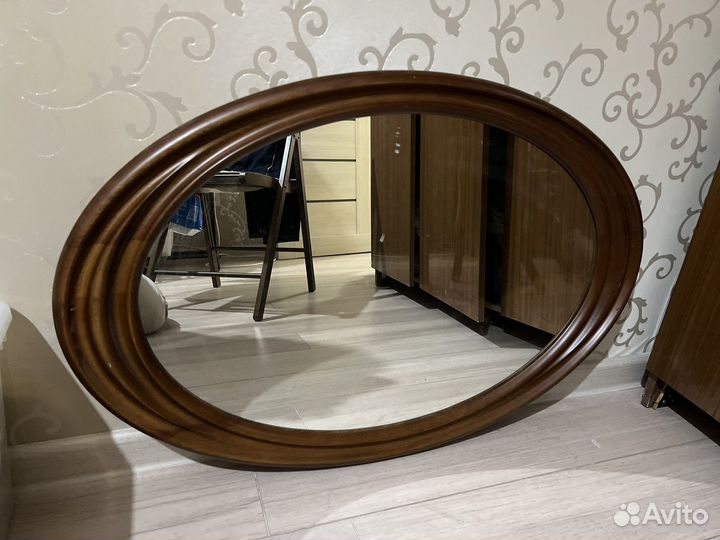 Зеркало овальное настенное