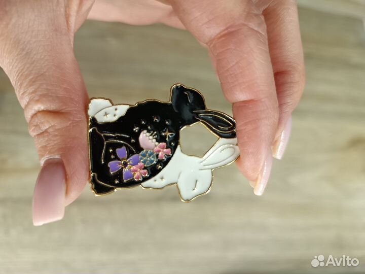 Брошь кролики Инь Янь