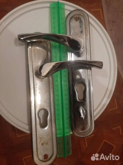 Замок дверной