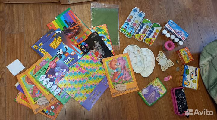 Канцелярские принадлежности