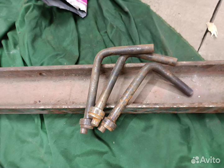 Винтовой гаражный замок