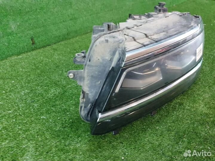 Фара левая Volkswagen Tiguan