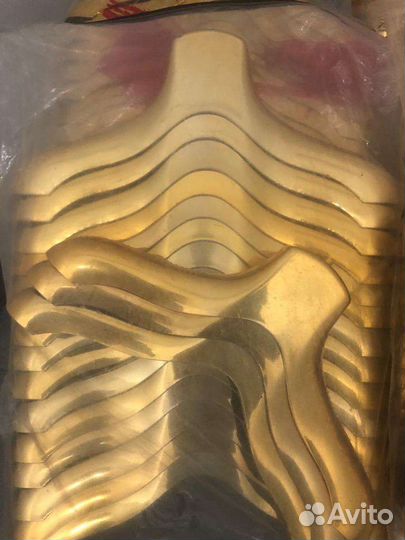 Вешалки -плечики шубные бу