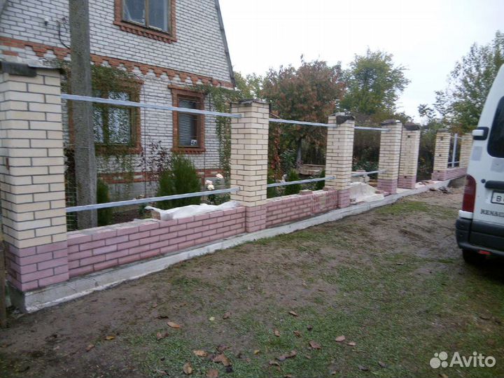 Кладка кирпича каменщики