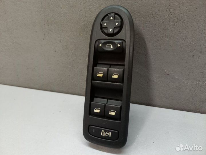 Блок управления стеклоподъемниками Peugeot 308