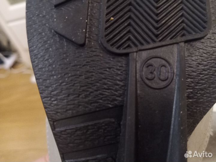 Лыжные ботинки детские,30р