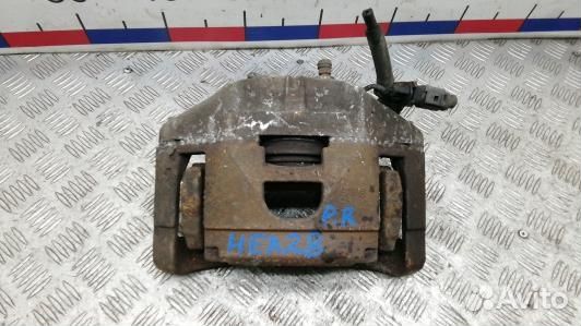 Суппорт тормозной передний правый audi A8 D3 (HEA28N701)