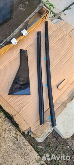 Боковое стекло Honda Jade