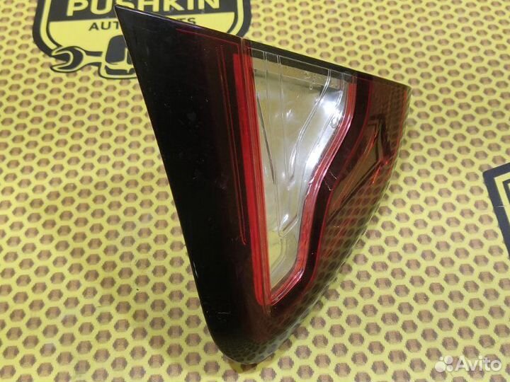 Фонарь в крышку багажника задний правый Renault