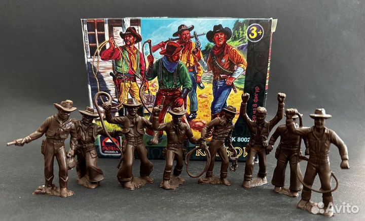 Фигурки Арк моделс в коробках