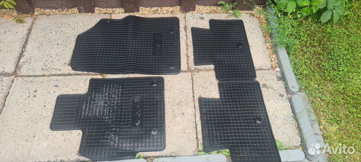 Автомобильные коврики резиновые