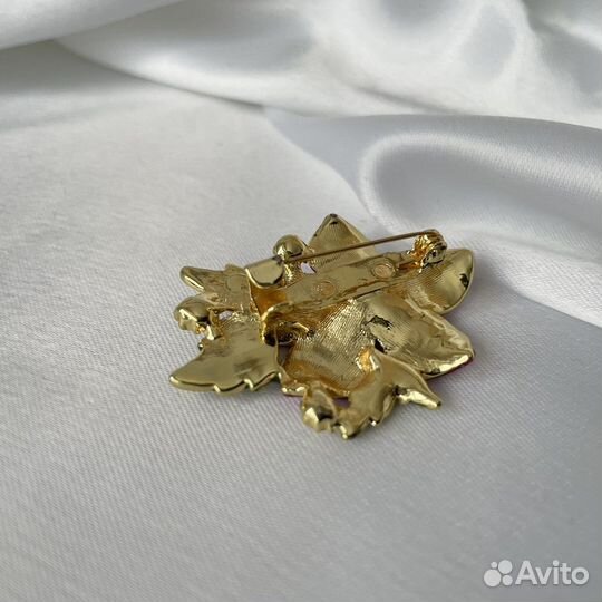 Броши и значки