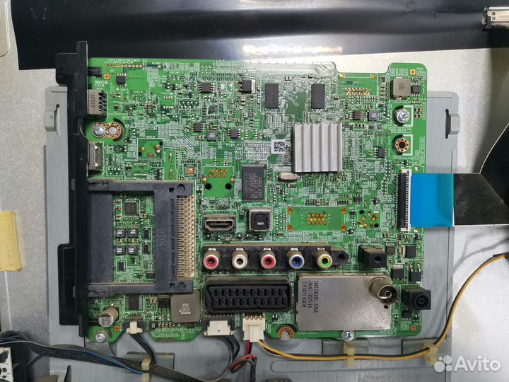 Телевизор Samsung UE22F5000 (Разбор)(По запчастям)