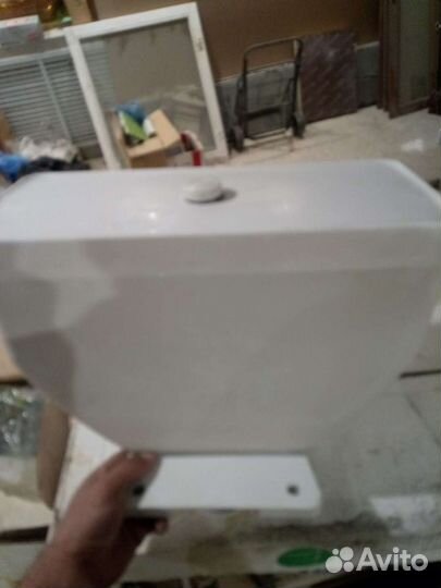 Бачок пластиковый на унитаз