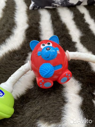 Развивающая игрушка (дуга) на коляску