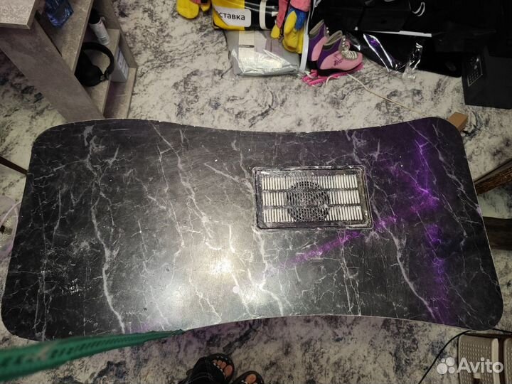 Маникюрный стол с пылесосом