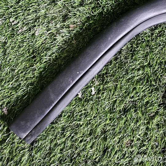 Уплотнитель капота BMW F20 1-serie