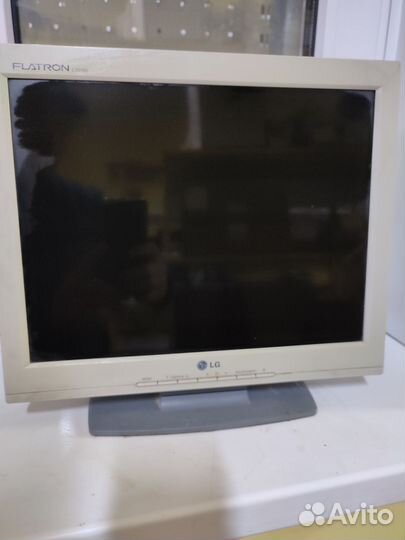 Монитор LG 19