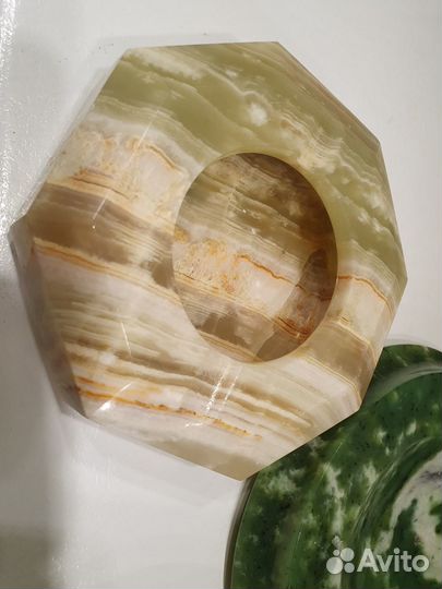 Рюмки и пепельница из оникса. Новые