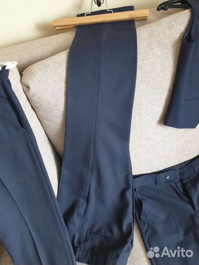 Школьные брюки, рубашки, жилет (пакет на 140рост)