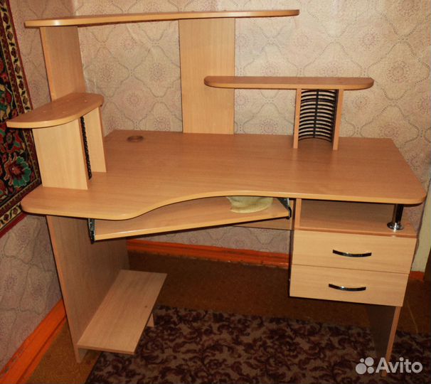Компьютерный стол