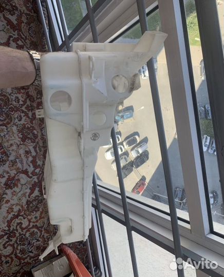 Бачок омывателя ленд крузер 200