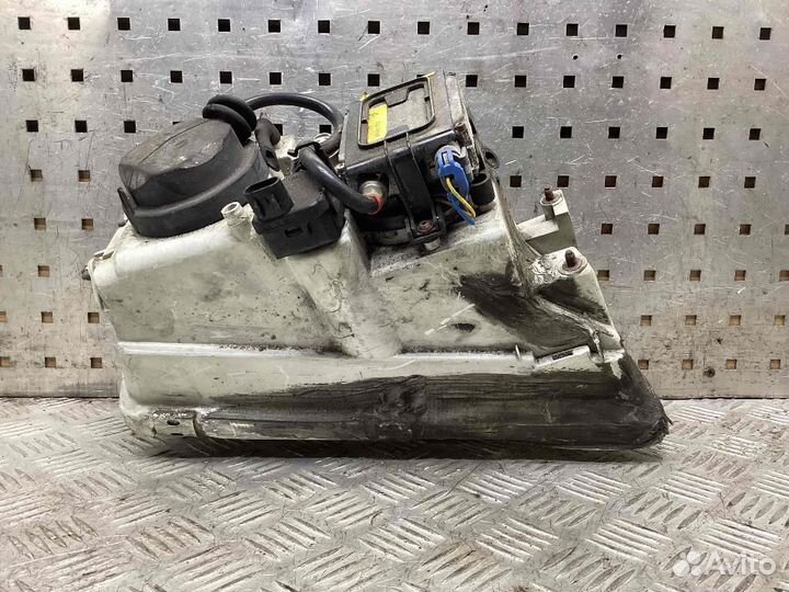 Фара левая Volvo V40