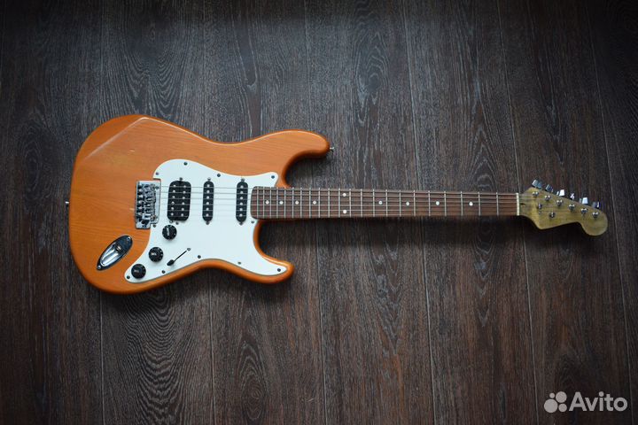 Электрогитара Fender Stratocaster replica