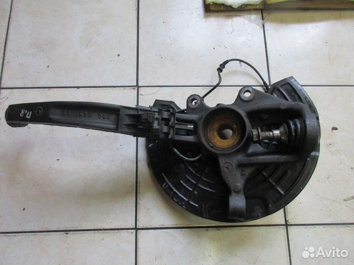 Кулак поворотный передний правый w251 R-class 2