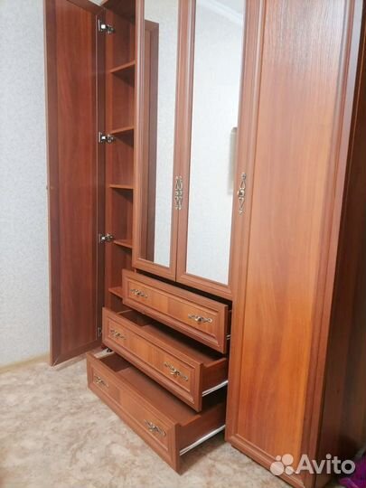 Шкаф