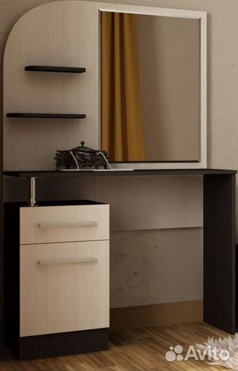 Туалетный столик с зеркалом