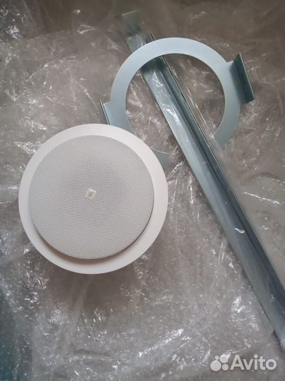 Встраиваемая акустическая система JBL