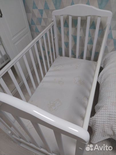 Кроватка детская с матрасом
