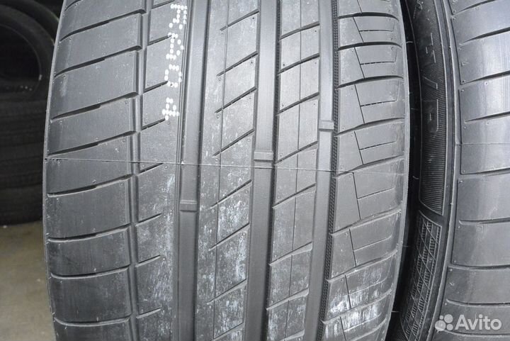 Kapsen RS26 Practical Max HP 315/35 R21 и 275/40 R21