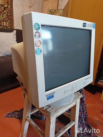 Монитор Samsung SyncMaster 763 MB