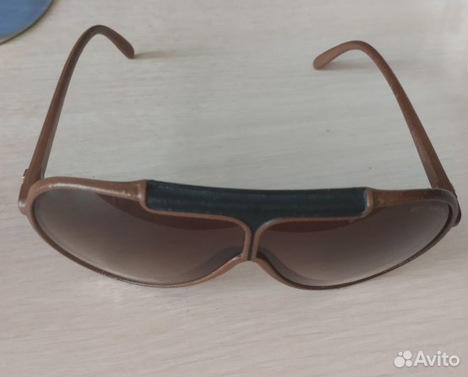 Солнцезащитные очки Guy Laroche Paris