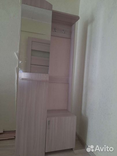 Вешалка в прихожую с обувницей