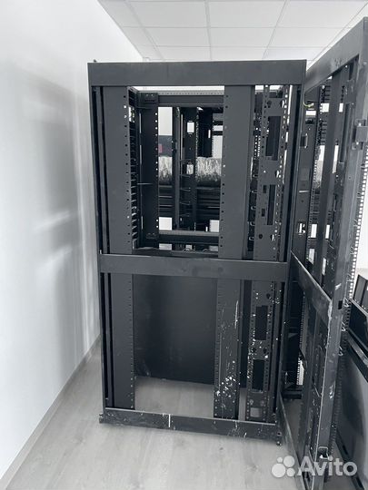 Шкаф для серверного оборудования