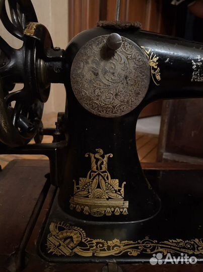 Швейная машинка Зингер