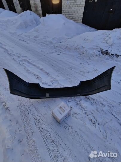 Задний бампер универсал Aventis 255 Toyota