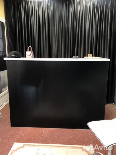 Ресепшн стойка