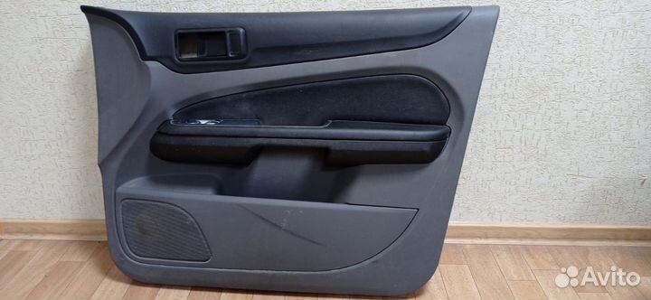 Стекло на Форд Фокус 2 правой передней двери