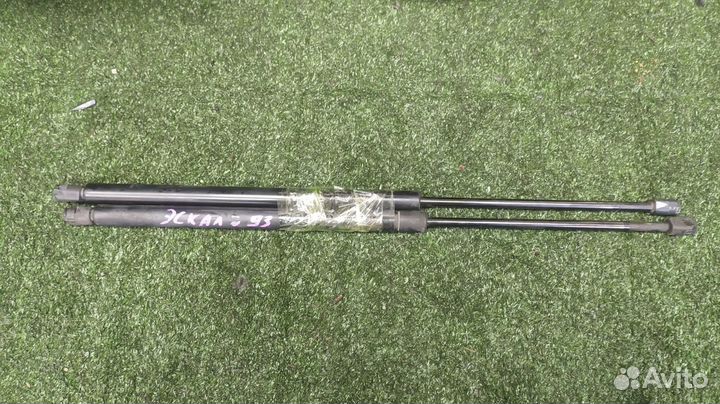 Амортизатор багажника пара Cadillac Escalade LQ9