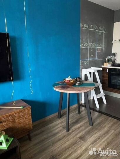 Стол круглый 'Random Million'