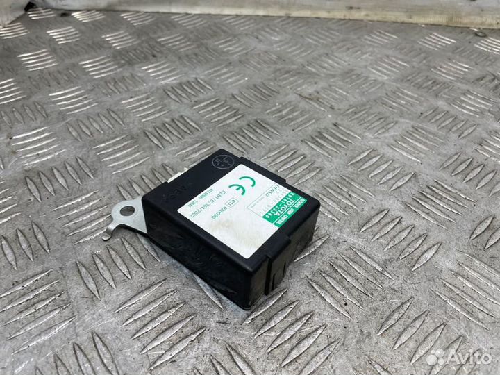 Блок управления дверьми Toyota Camry V30 2azfe