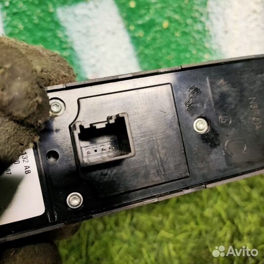 Блок управления стеклоподъёмниками П.Л Ford Focus2